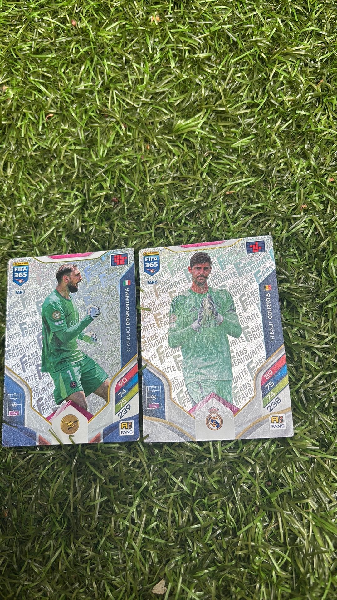 Panini fifa 365 donnarumma en courtois kaarten, Ophalen of Verzenden, Zo goed als nieuw, Meerdere kaarten