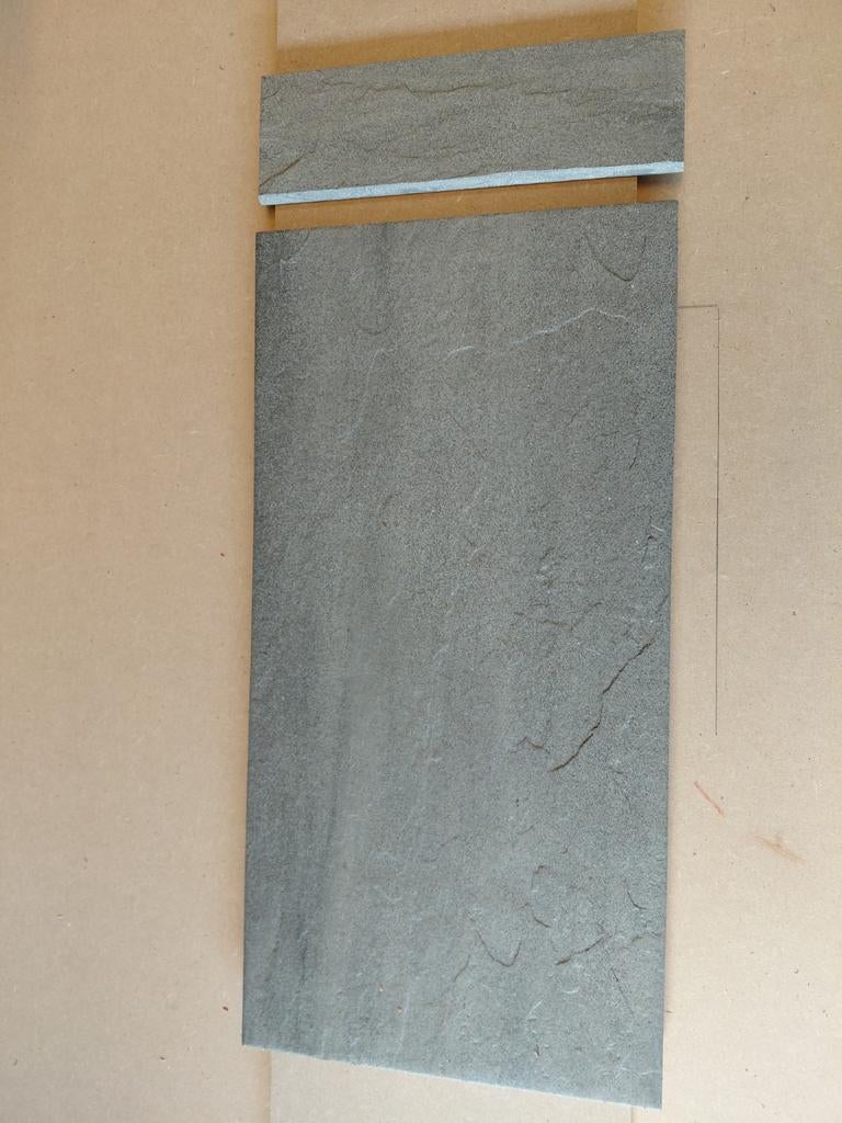 Leisteenstructuur tegels +  plintstukken, 30 cm of meer, Steen of Klei, 50 tot 150 cm, Nieuw