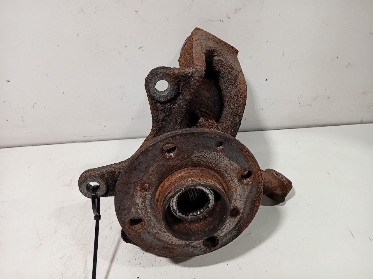 Wielnaaf links voor Toyota Aygo, Auto-onderdelen, Onderdelen@venauto.nl, Van der Ven Autorecycling B.V., Gebruikt, Ettenseweg 76, 4706 PB Roosendaal, The Netherlands