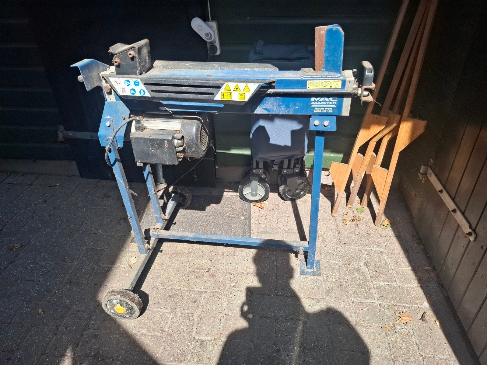 Houtkloofmachine 2200W met houtzaagbok, Ophalen
