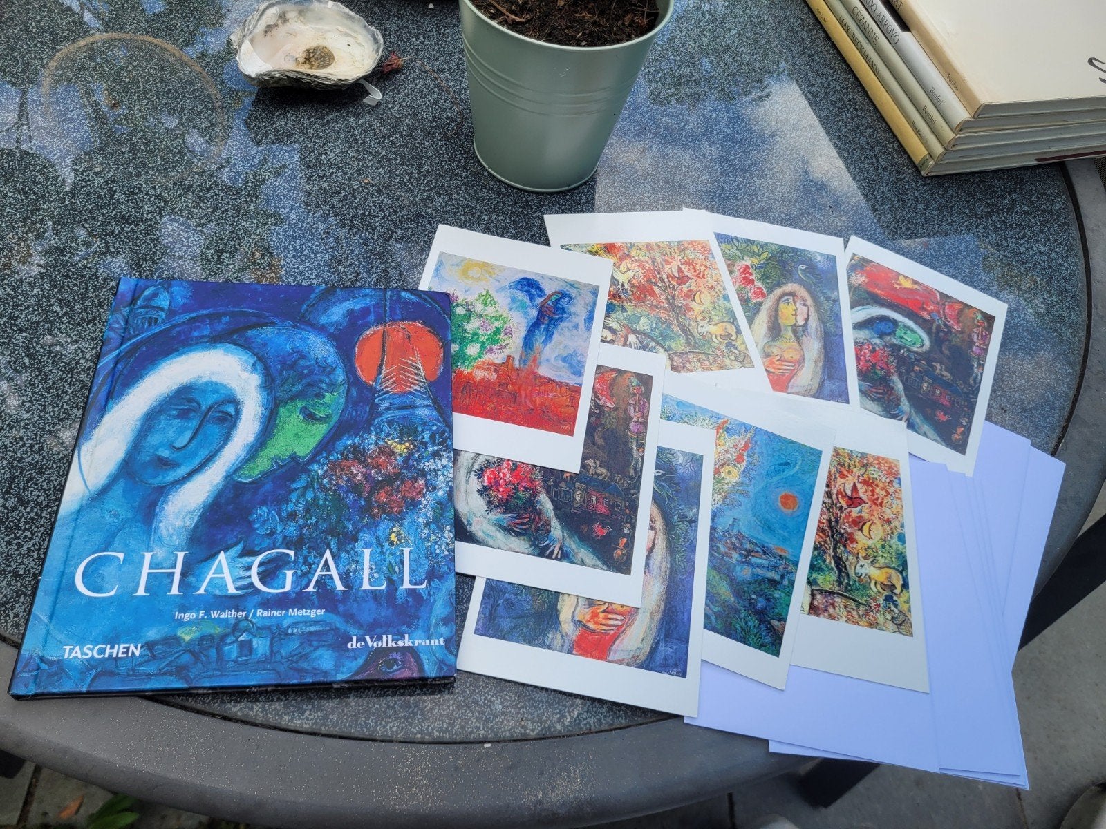 chagall boek en ansichtkaarten, Ophalen of Verzenden, Zo goed als nieuw