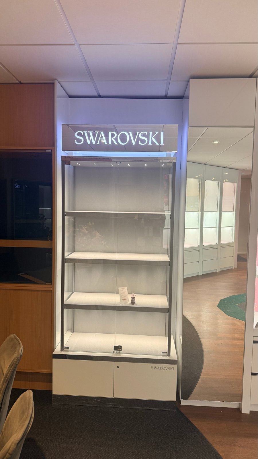 Swarovski Vitrinekast met Verlichting, Verzamelen, Ophalen, Gebruikt, Huisaccessoire