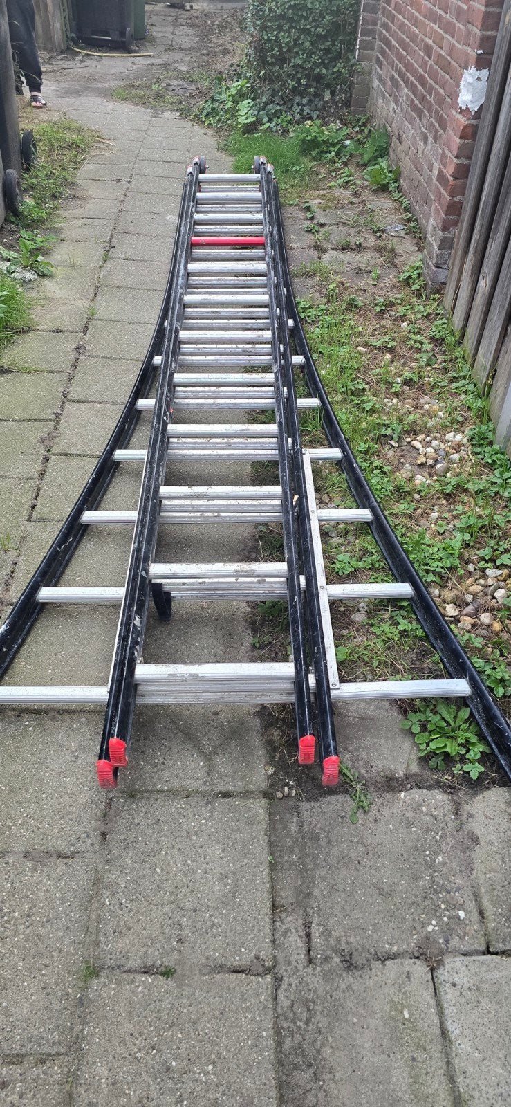 Stevige uitschuifbare ladder - 10 meter of meer