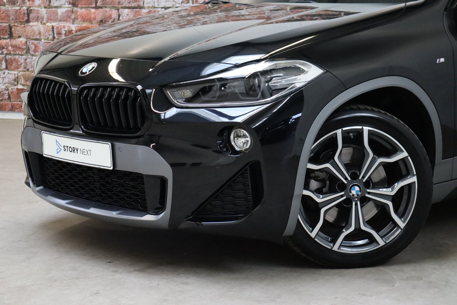 BMW X2 sDrive20i High Executive M Sport Pakket Automaat / Na, Auto's, X2, 1435 kg, Zwart, Bedrijf