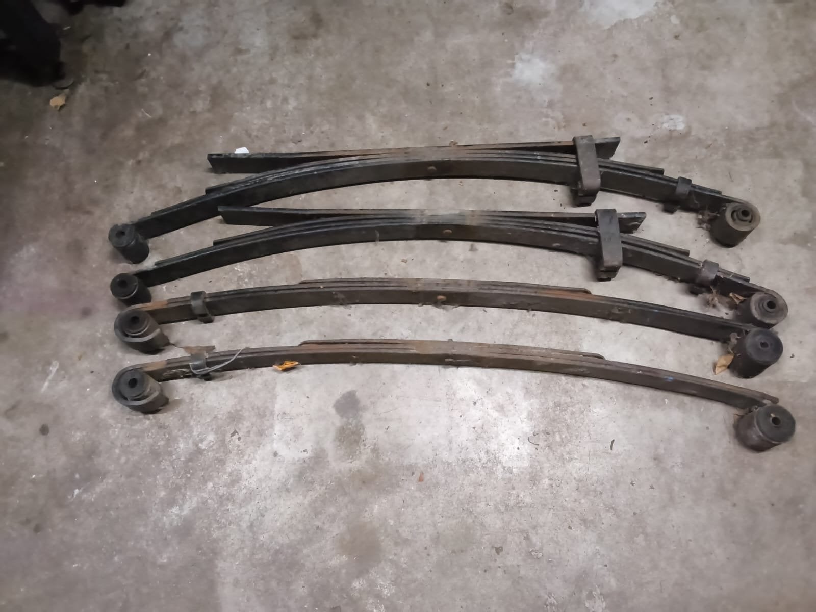 Set bladveren, schokbrekers en rubbers voor Suzuki Samurai, Ophalen, Gebruikt, Suzuki