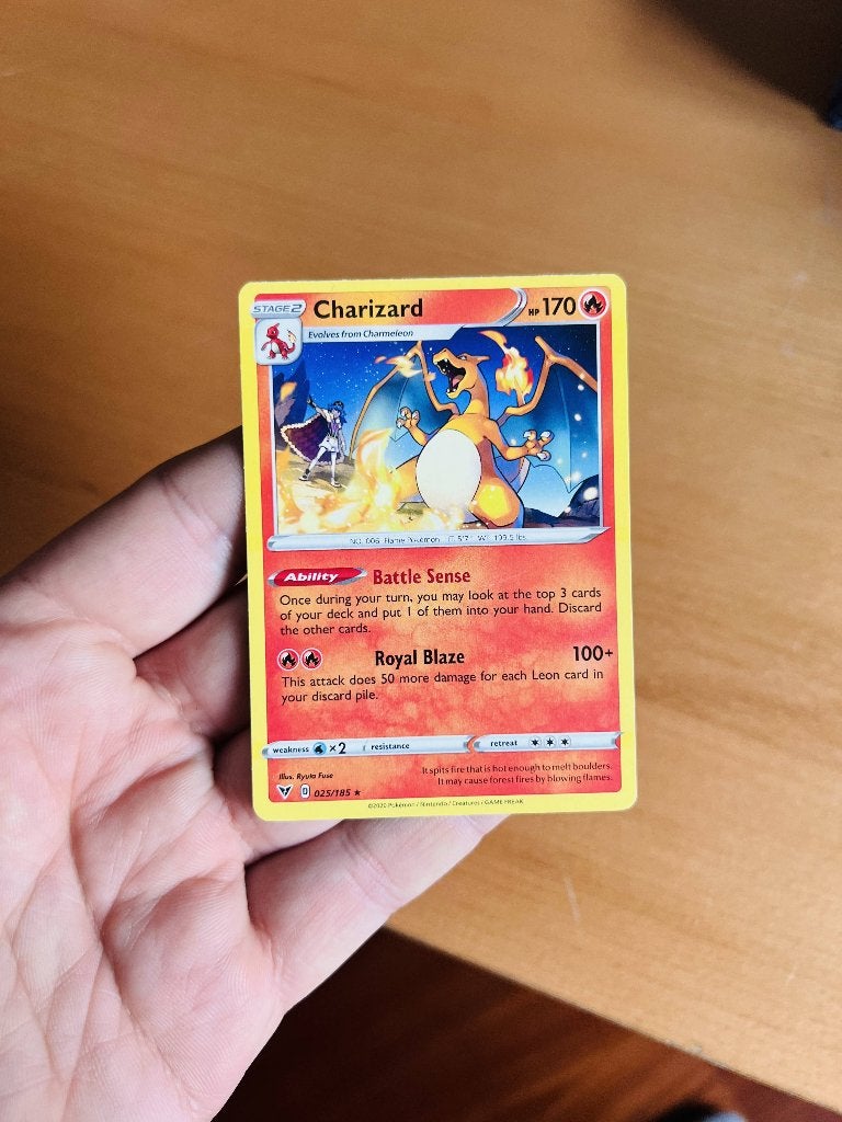 Charizard 025/185 Vivid Voltage Pokemon, Verzenden, Zo goed als nieuw, Losse kaart, Foil