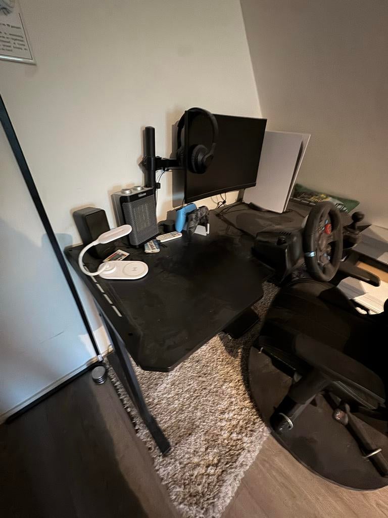 Complete PlayStation 5 Setup: Bureau, Monitor, Stuur & Meer, Ophalen, Online, 1 speler, Racen en Vliegen