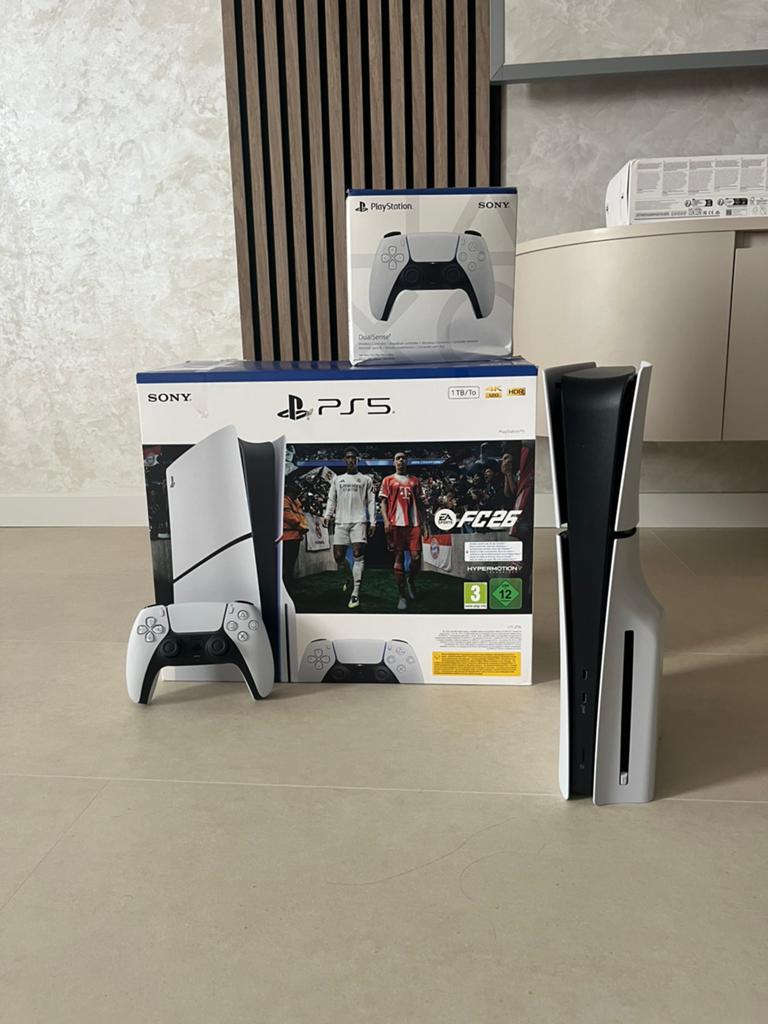 PlayStation 5 Disc edition + (extra Controller), Ophalen of Verzenden, Zo goed als nieuw