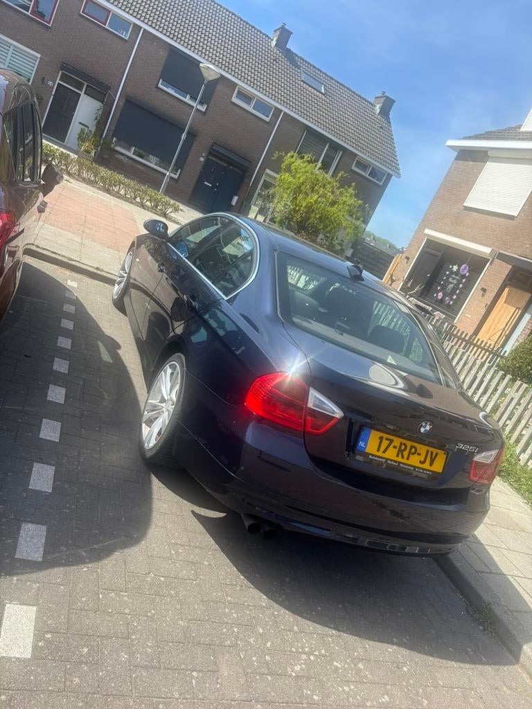 BMW 3-Serie 2.5 I 325 AUT 2005 Blauw, Automaat, 745 kg, Zwart, 2497 cc