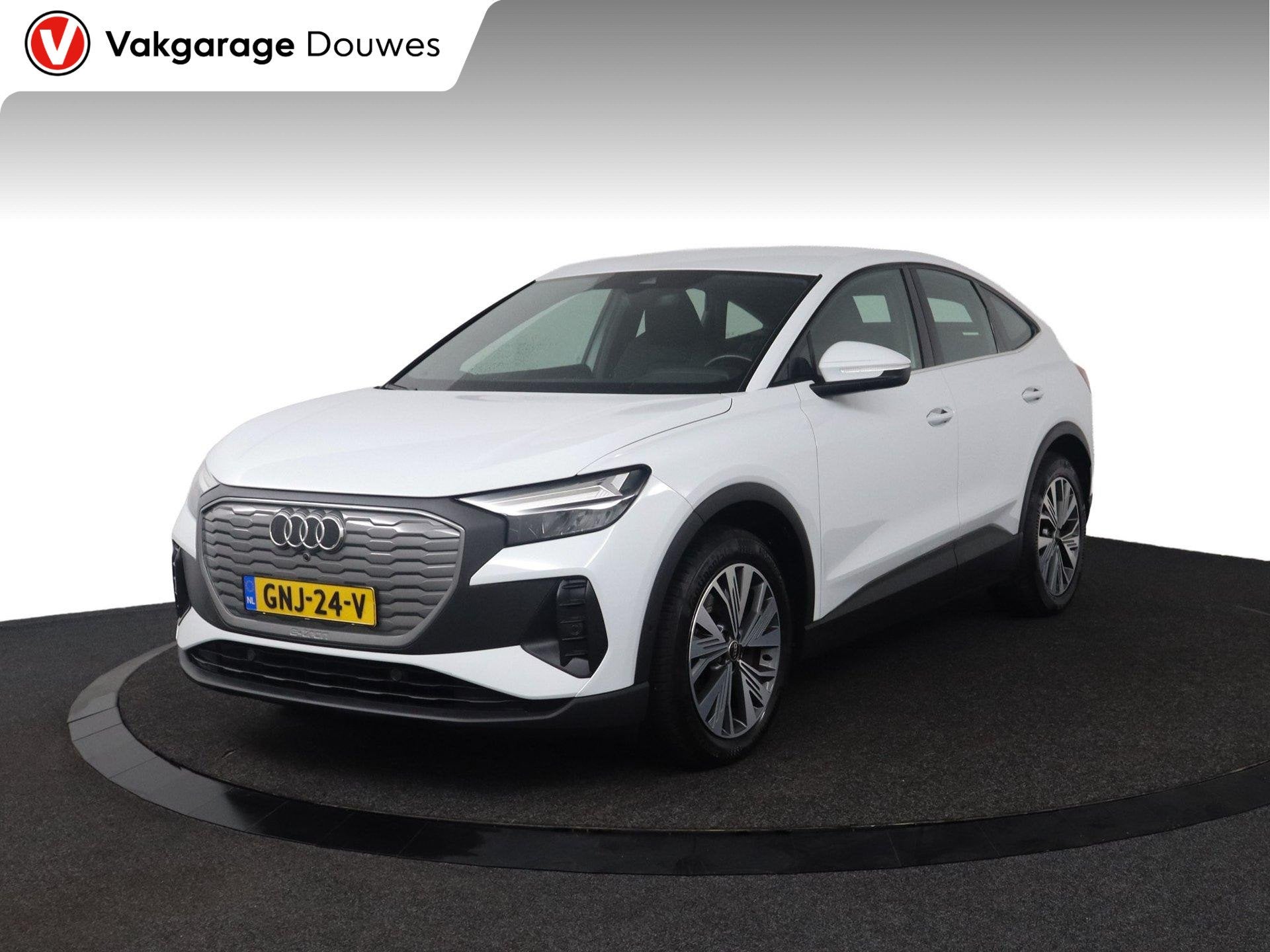 Audi Q4 Sportback e-tron 40 Advanced edition 77 kWh |DOH|, Auto's, Automaat, Gebruikt, Zwart, 2020 kg