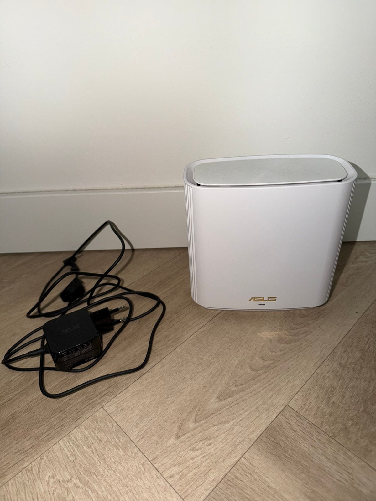 Asus Zen XT8 router wit, Computers en Software, Routers en Modems, Ophalen of Verzenden, Zo goed als nieuw