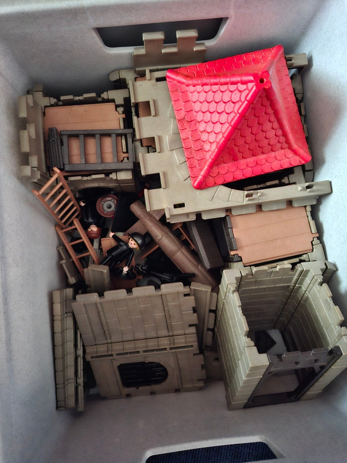 Playmobil kasteel onderdelen en figuren in bak, Kinderen en Baby's, Speelgoed | Playmobil, Gebruikt, Verzenden, Losse onderdelen