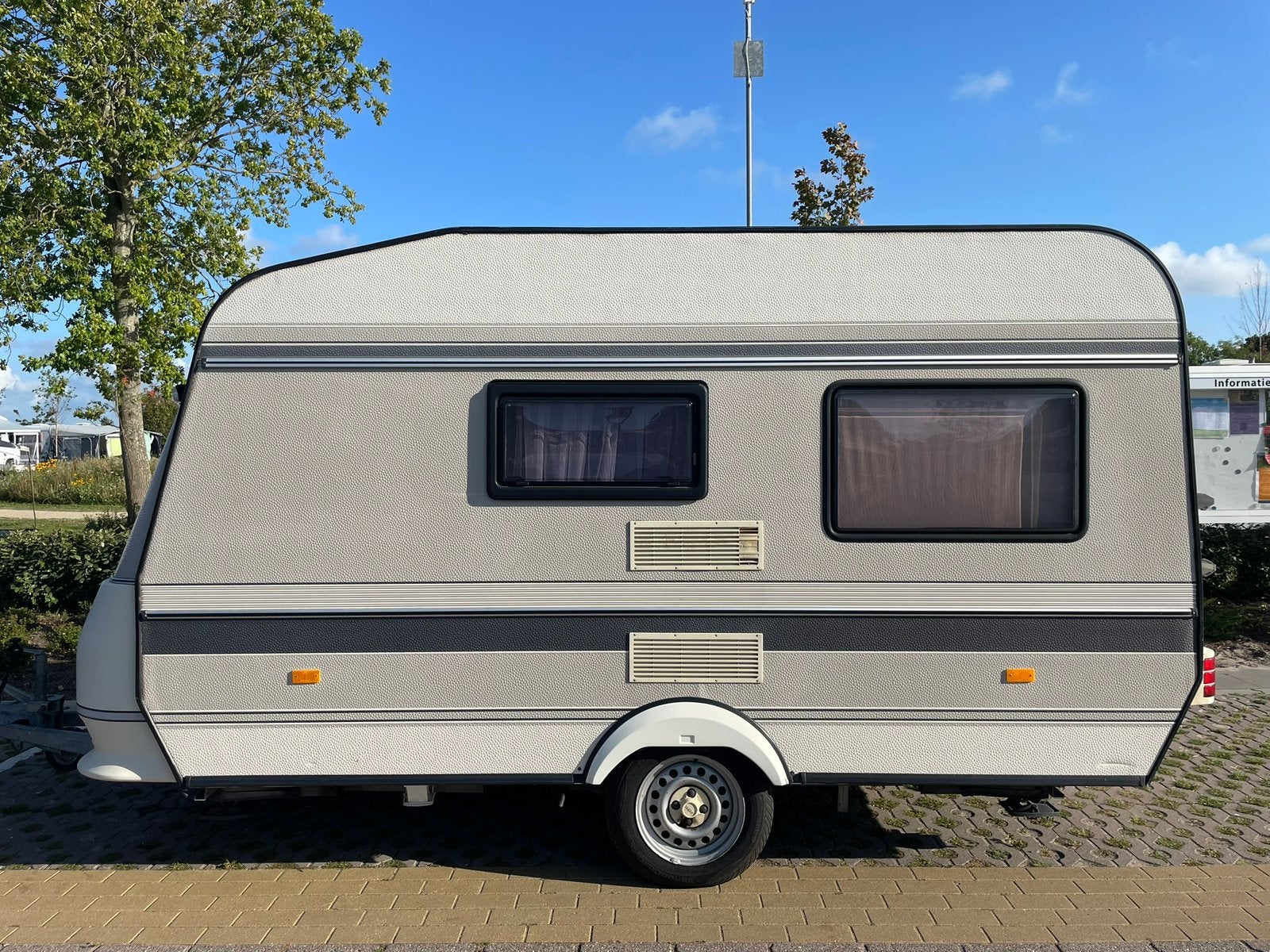 Te koop knappe HOBBY CLASSIC inclusief tent en luifel, Standaardzit, Hobby, Luifel, Dwarsbed