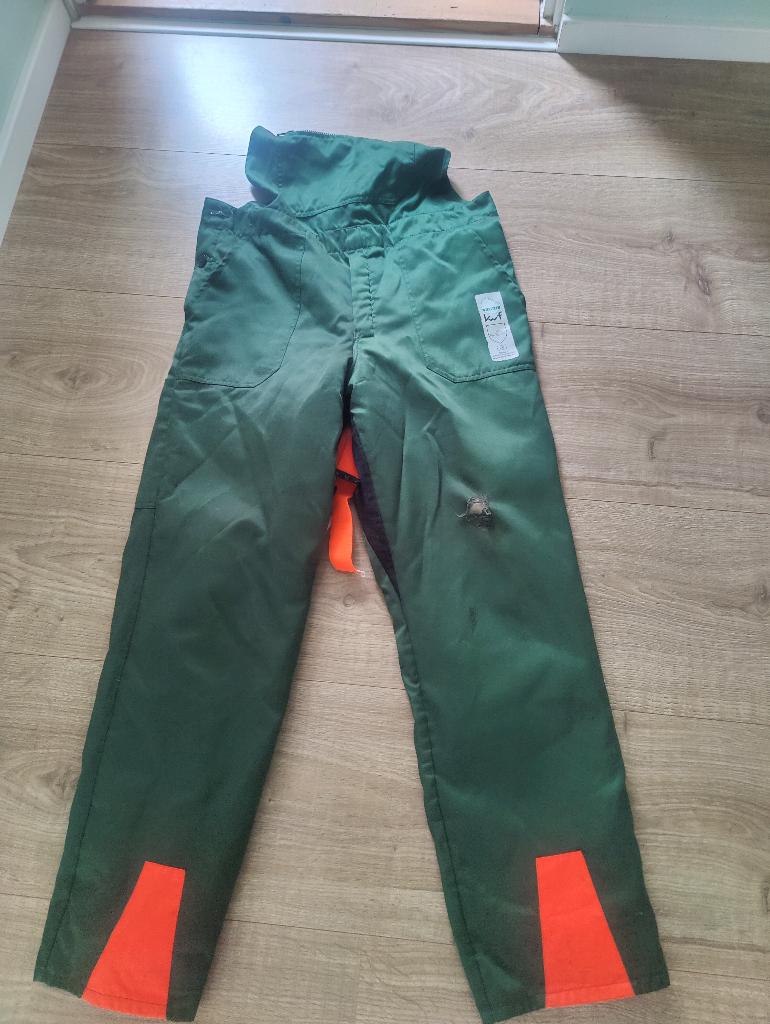 Zaagbroek groen maat XL gratis, Ophalen, Gedragen, Onbekend