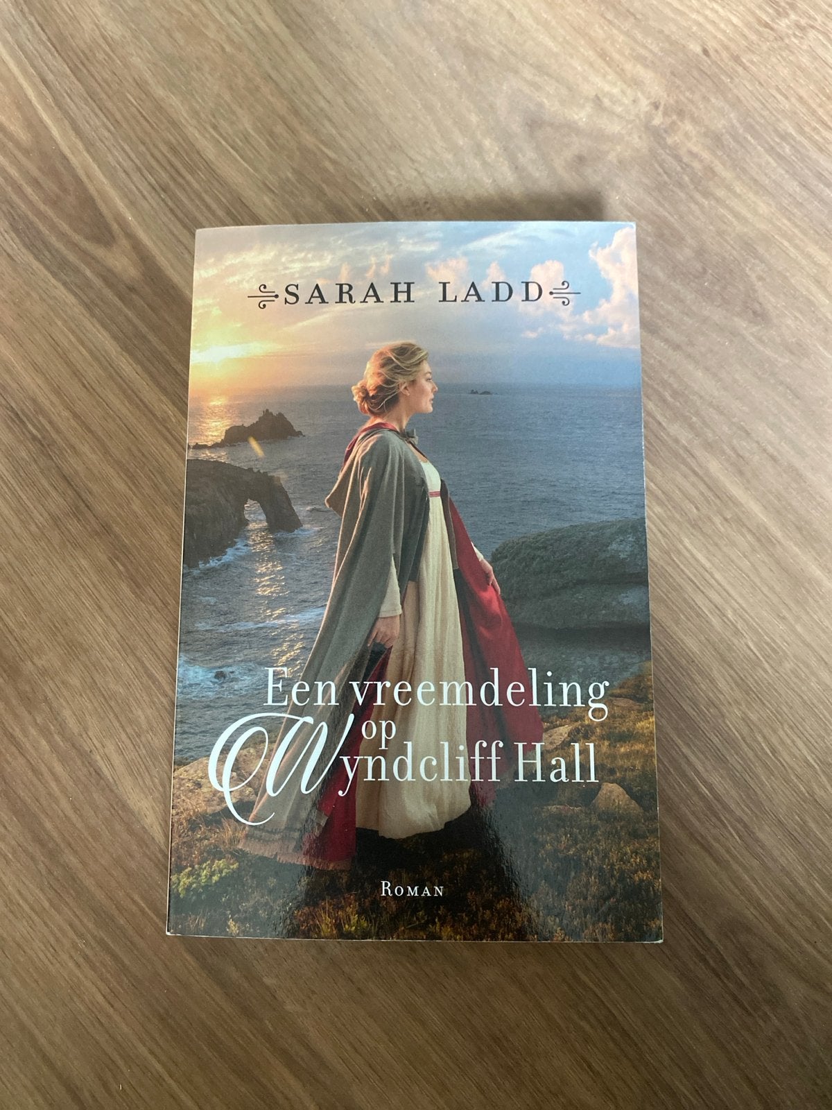 Een vreemdeling op Wyndcliff Hall - Sarah Ladd Roman, Boeken, Ophalen of Verzenden, Zo goed als nieuw, Nederland