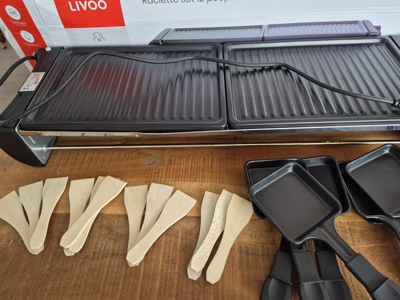 Livoo Raclette set 12 personen - Zo goed als nieuw, Ophalen of Verzenden, Zo goed als nieuw, 8 personen of meer