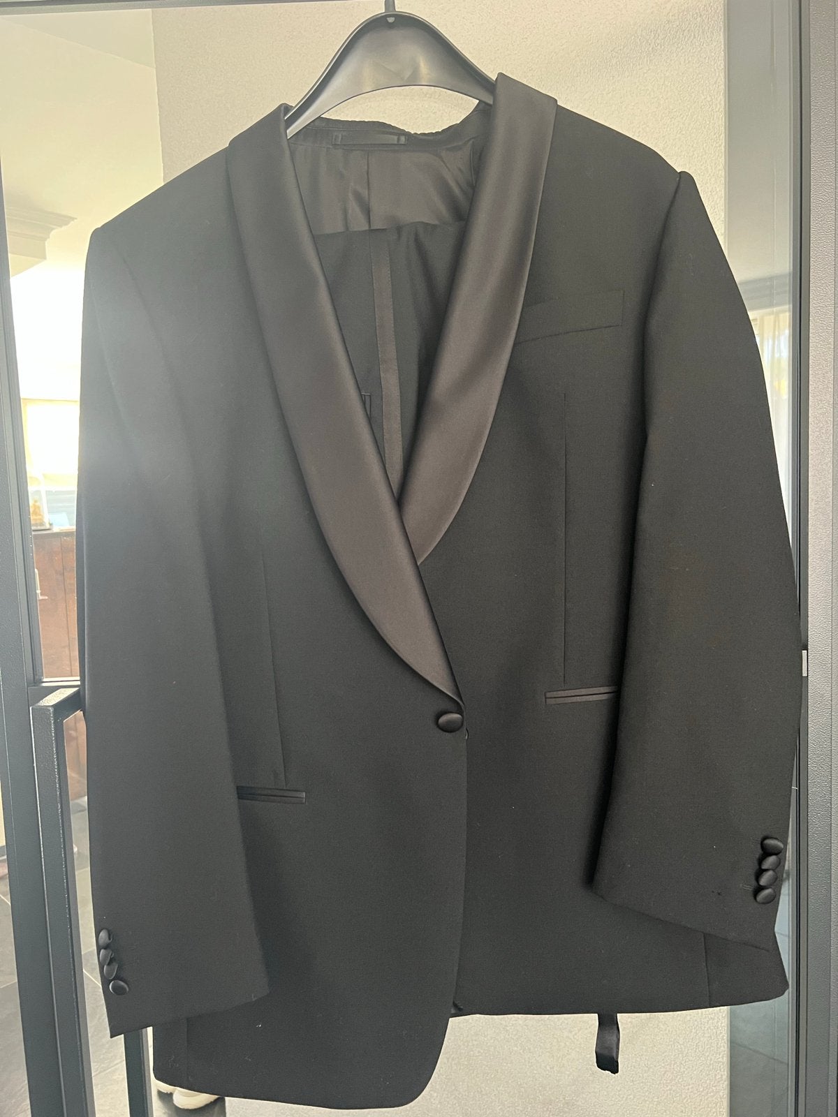 Stijlvol Zwart Kostuum - Eenmaal Gedragen, Kleding | Heren, Ophalen of Verzenden, Zo goed als nieuw, Maat 52/54 (L), Zwart