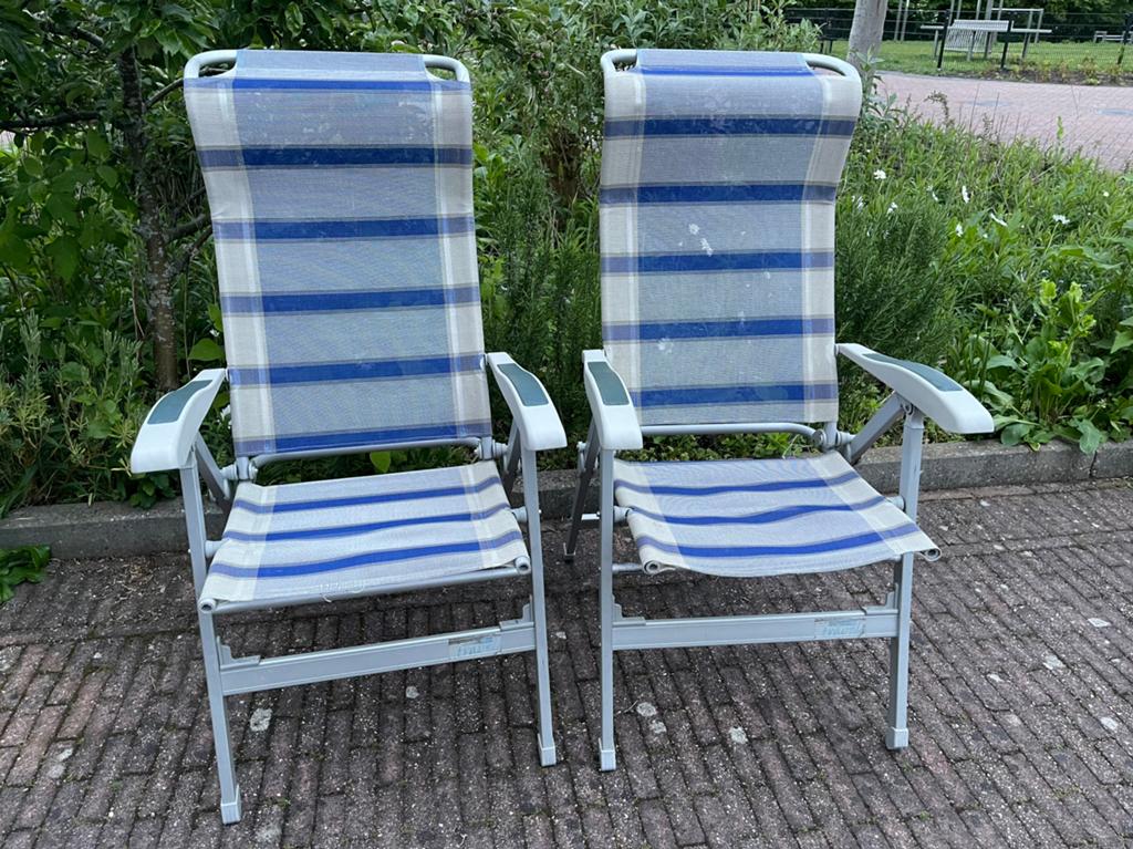 Twee kampeerstoelen blauw gestreept, Ophalen of Verzenden, Gebruikt, Campingstoel