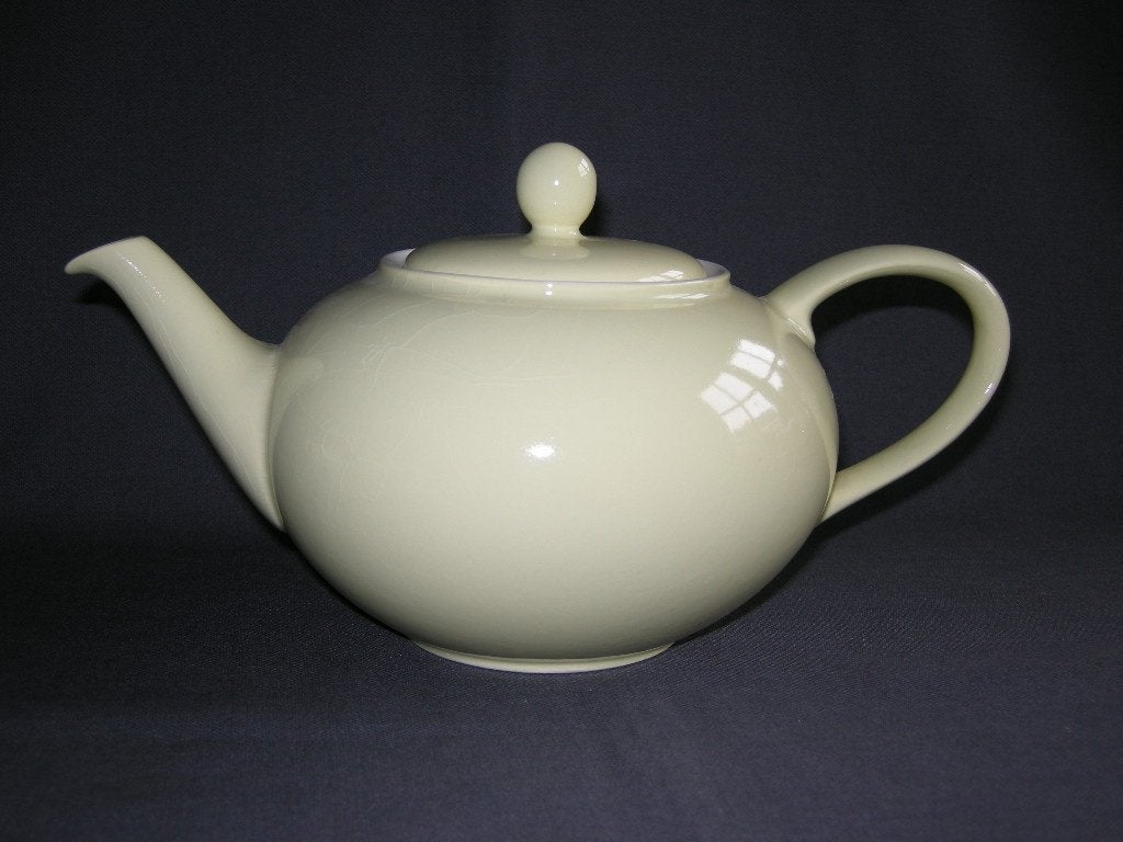 Petrus Regout Desiree pastel geel theepot, Antiek en Kunst, Ophalen of Verzenden