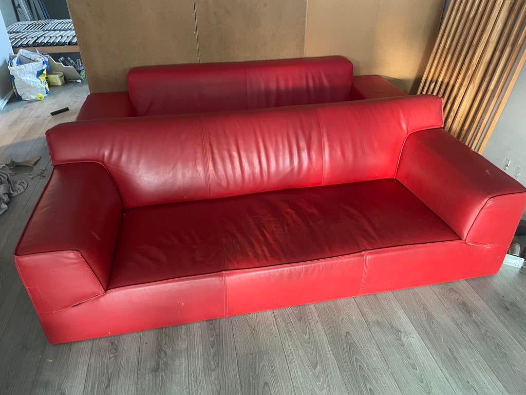 Rood leren bank 3 zitter, Huis en Inrichting, Ophalen, Gebruikt, Driepersoons, Rechte bank