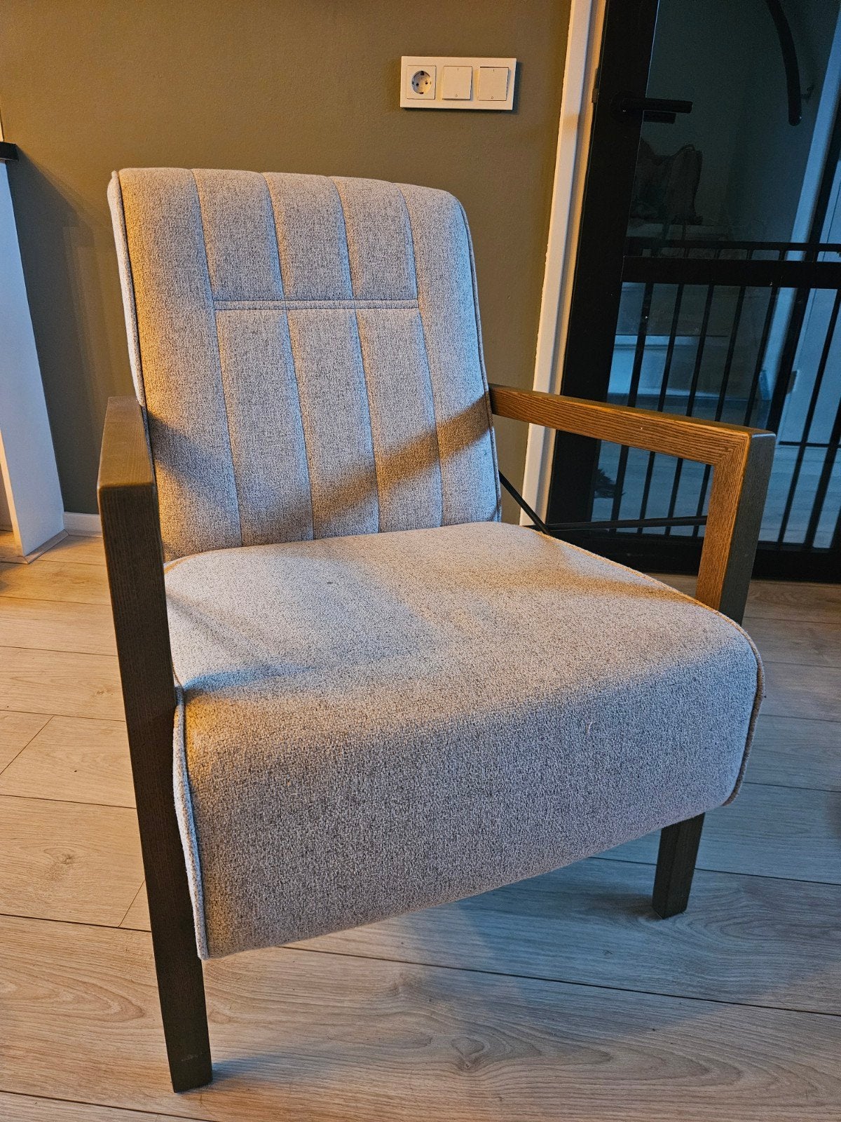 Lichtgrijze stoel van Henders&Hazel, Huis en Inrichting, Fauteuils, Ophalen, 75 tot 100 cm, Zo goed als nieuw, Stof