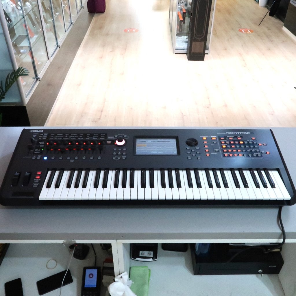 Yamaha Montage 6 Synthesizer | in Nette Staat, Yamaha, Zo goed als nieuw, Support@yamaha.com, 10-1, Nakazawa-cho
Naka-ku, Hamamatsu
Shizuoka 430-8650
Japan