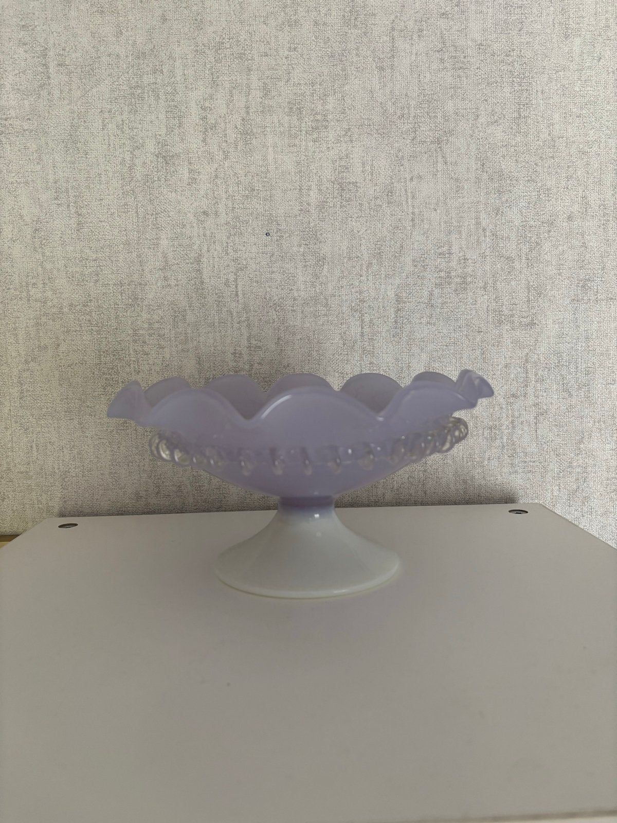 Vintage Paarse Opaline Glazen Fruitschaal op Voet, Ophalen of Verzenden