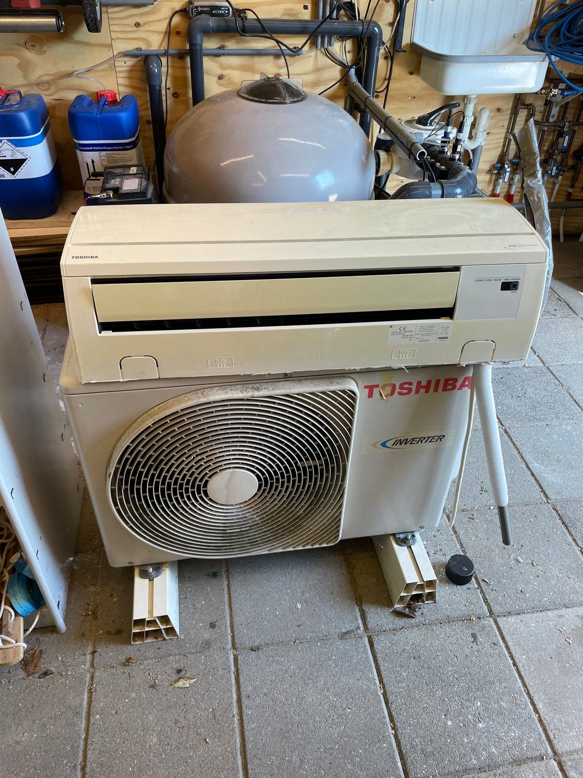 Toshiba RAS-137SAV-E3 Airconditioner - Koelen & Ontvochtigen, Witgoed en Apparatuur, Airco's, Ophalen, Gebruikt, 3 snelheden of meer