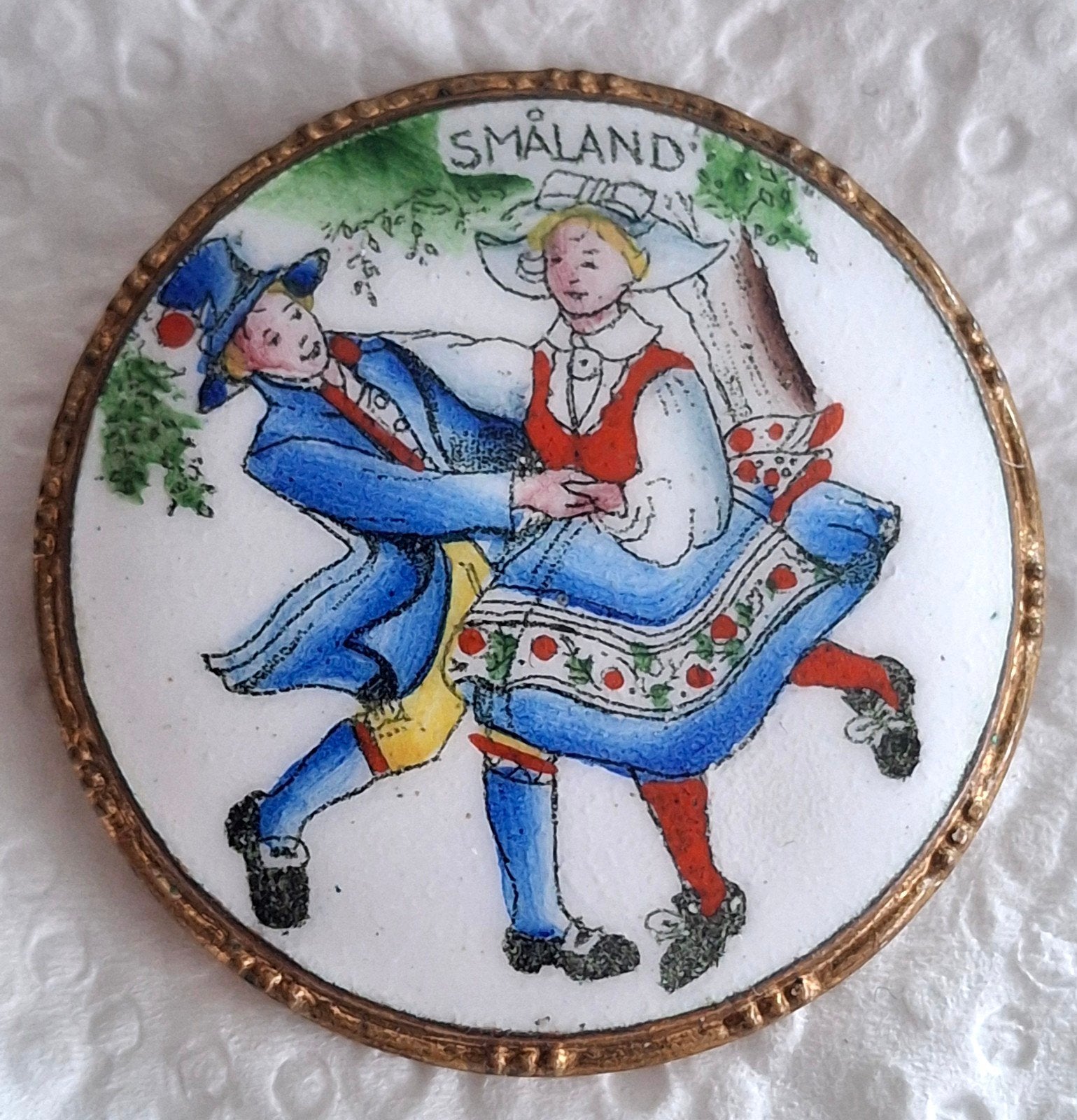 broche uit Zweden emaille..oud souvenir, Ophalen of Verzenden, Gebruikt, Stad of Land, Speldje of Pin