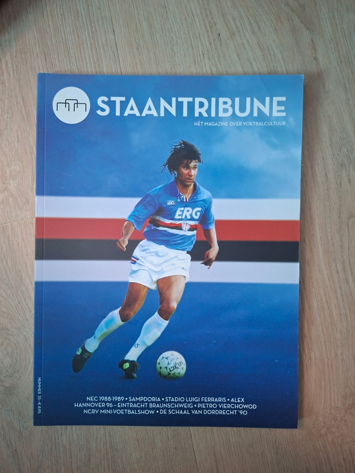 Staantribune Magazine NR 35, Verzamelen, Ophalen of Verzenden, Buitenlandse clubs, Boek of Tijdschrift
