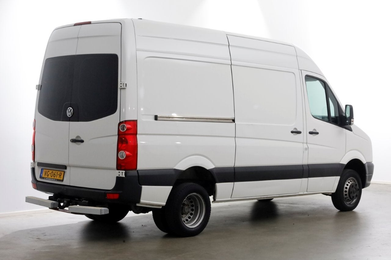 Volkswagen Crafter 50 2.0 TDI 163pk L2H2 Airco/Trekhaak 3500, Auto's, Euro 5, Achterwielaandrijving, Gebruikt, 4 cilinders