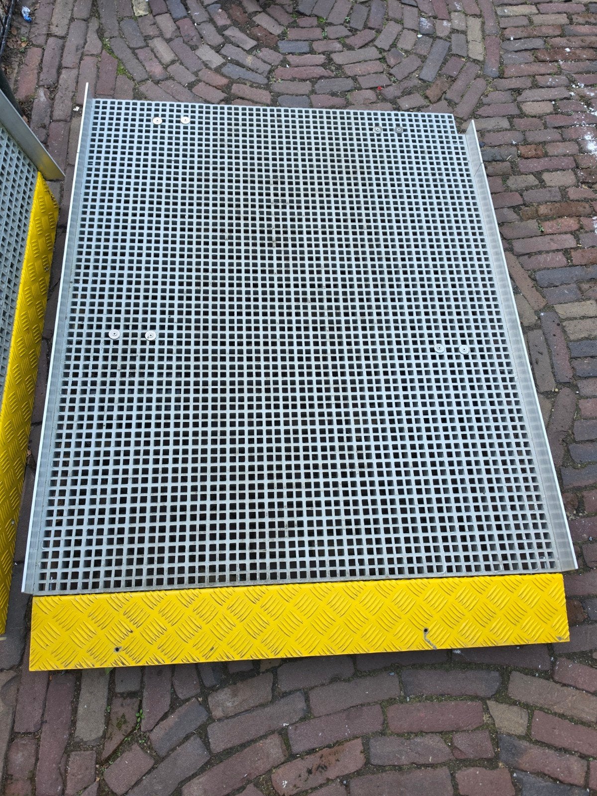 oprijplaat, Diversen, Ophalen