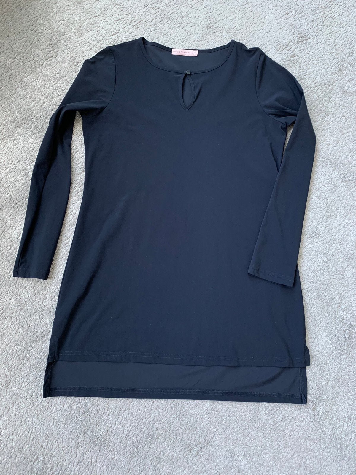 Studio Anneloes tuniek donkerblauw travelstof mt M, Kleding | Dames, Blouses en Tunieken, Ophalen of Verzenden, Zo goed als nieuw