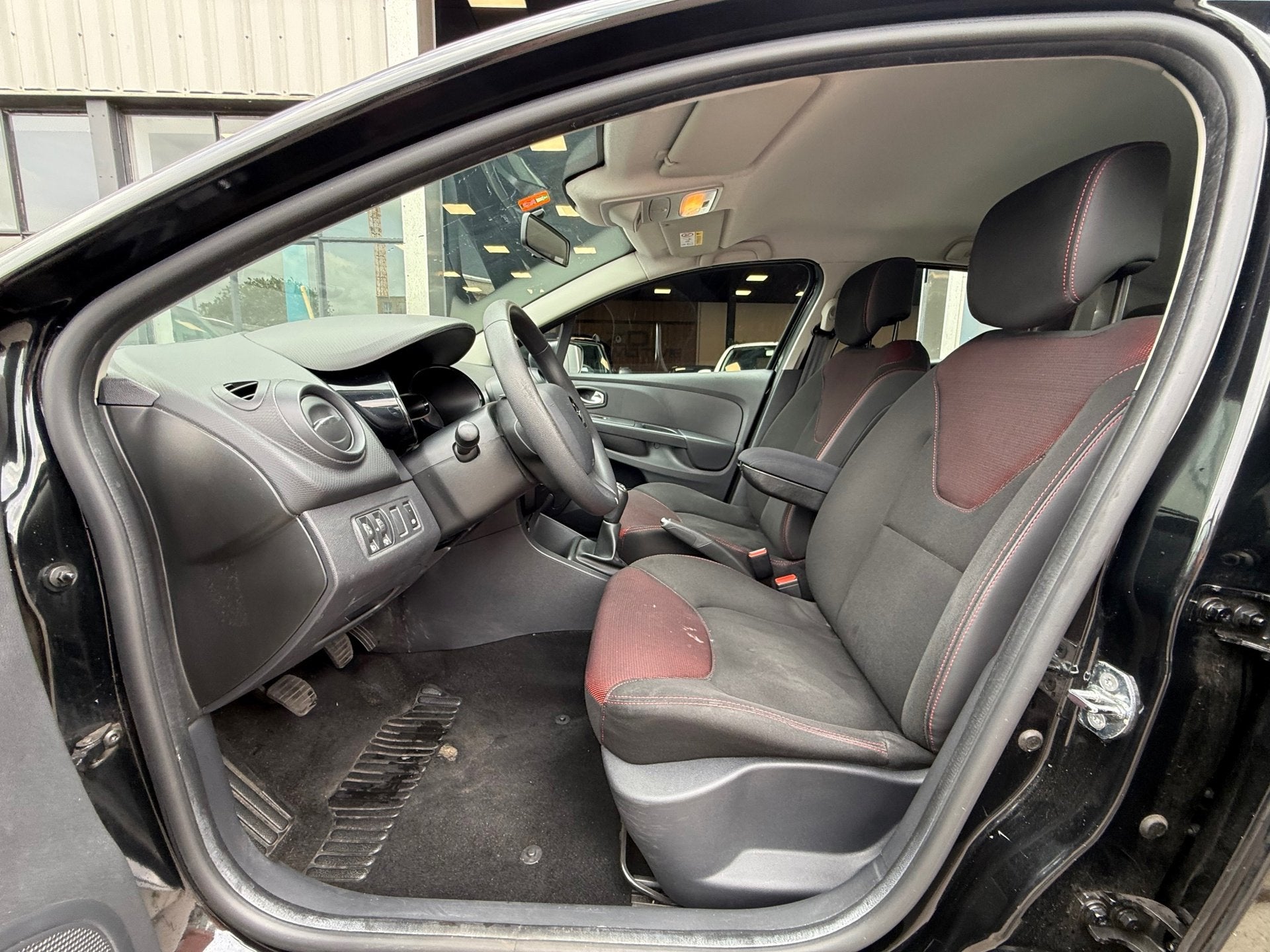 Renault Clio 0.9 TCe Eco2 Authentique, Auto's, Renault, Voorwielaandrijving, 898 cc, Euro 6, Origineel Nederlands