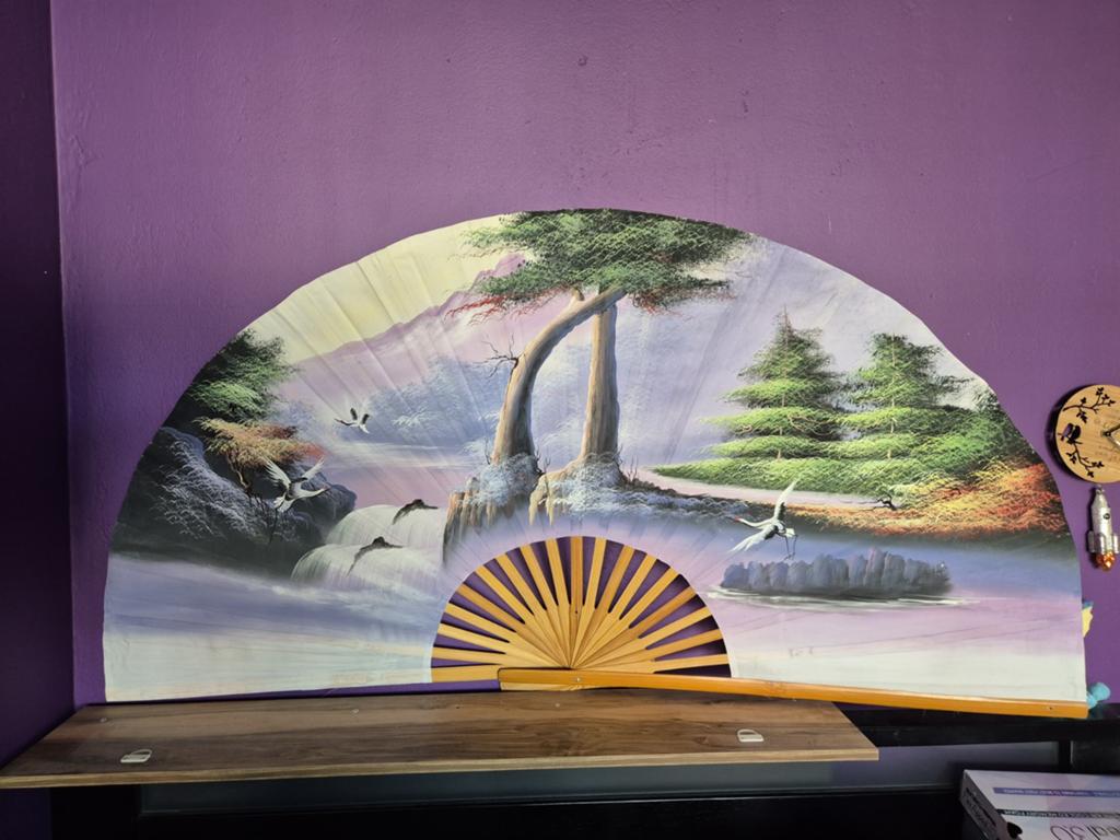 Grote decoratieve waaier met Oosters landschap, Hout, Gebruikt, Meerkleurig, Ophalen of Verzenden