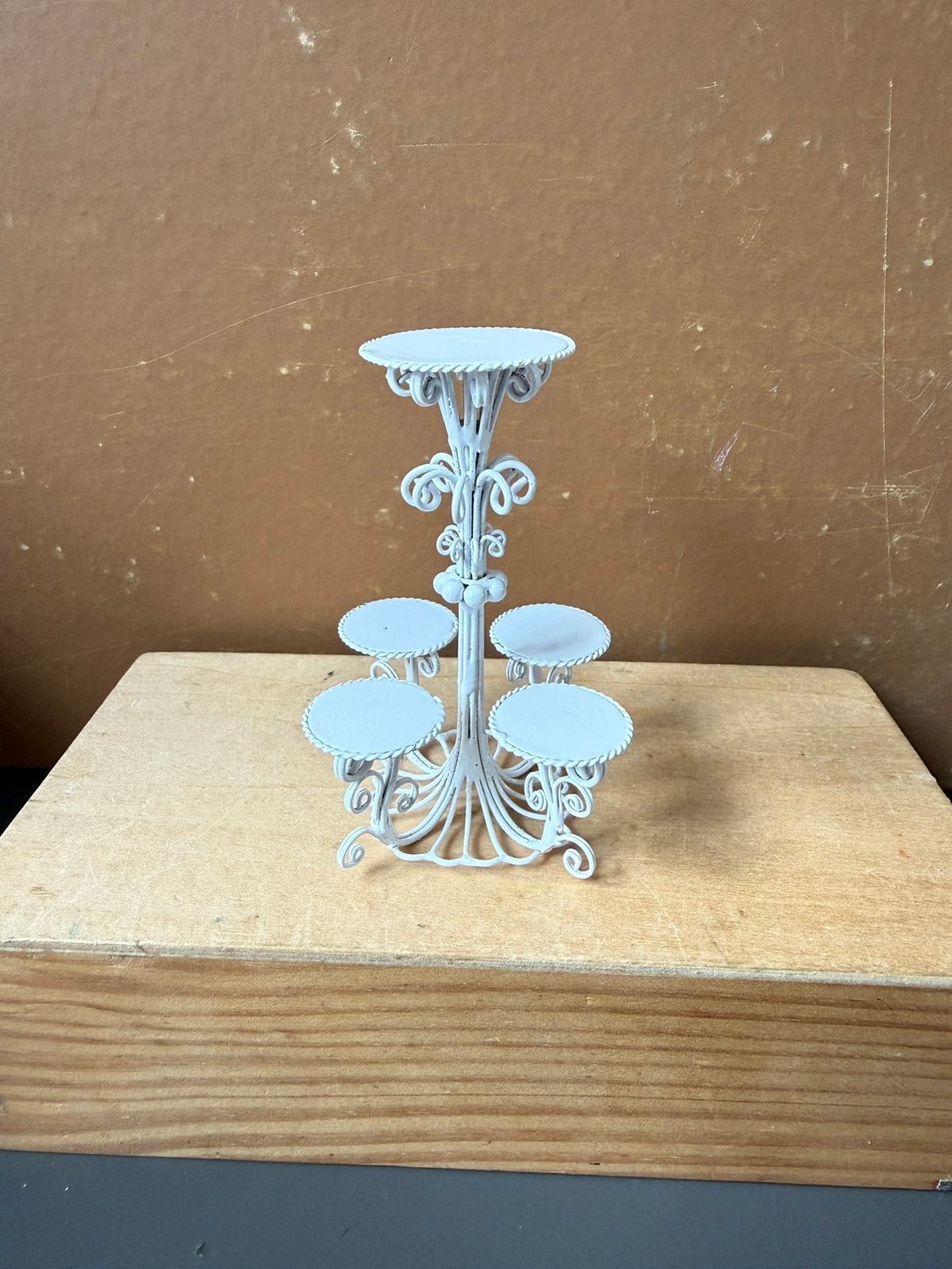 Etagierre - hxb 9x5.5cm - metaal, Ophalen of Verzenden, Zo goed als nieuw, Poppenhuis