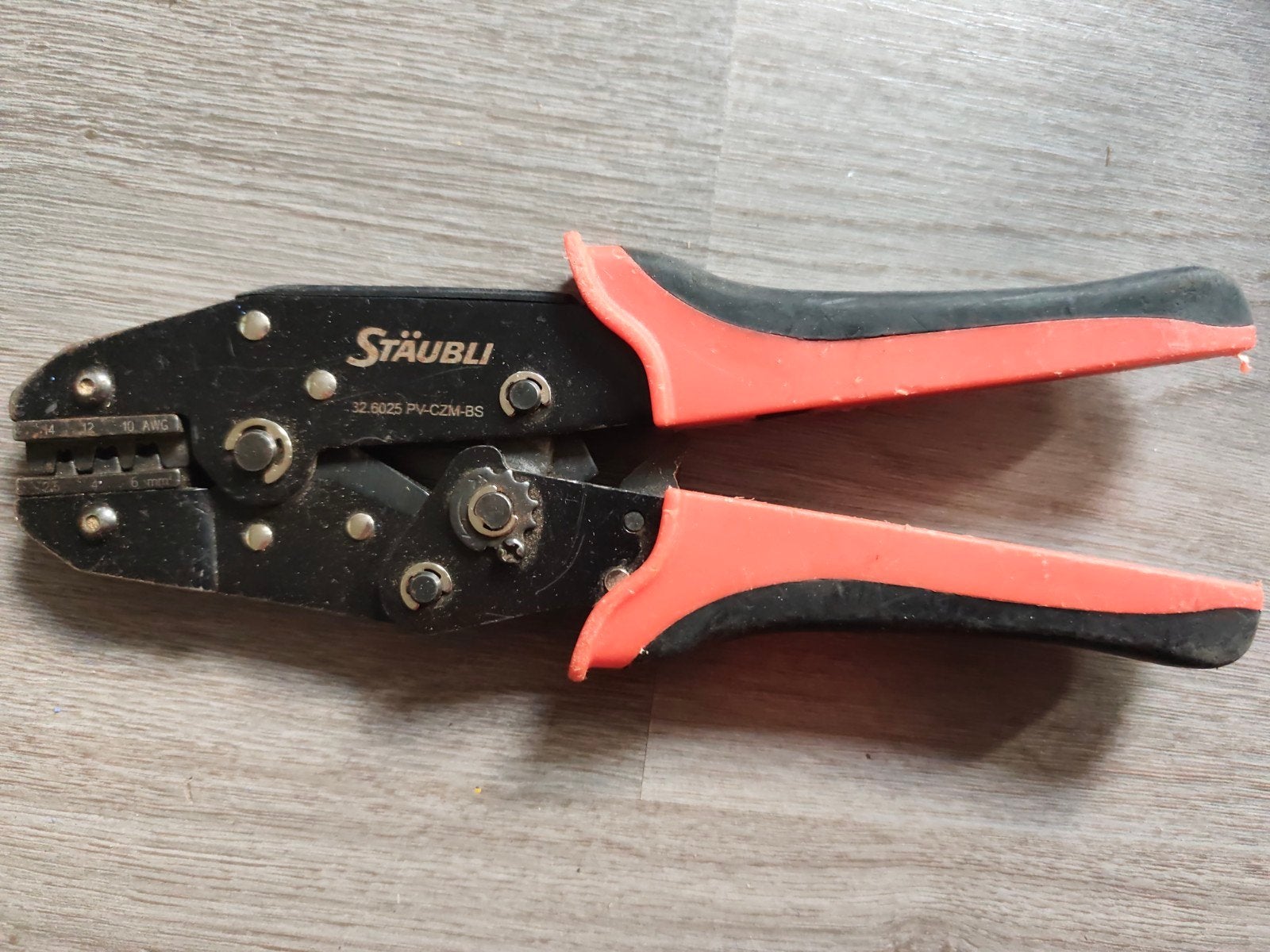 Originele Stäubli MC4 connector krimptang, Doe-het-zelf en Verbouw, Ophalen of Verzenden, Zo goed als nieuw