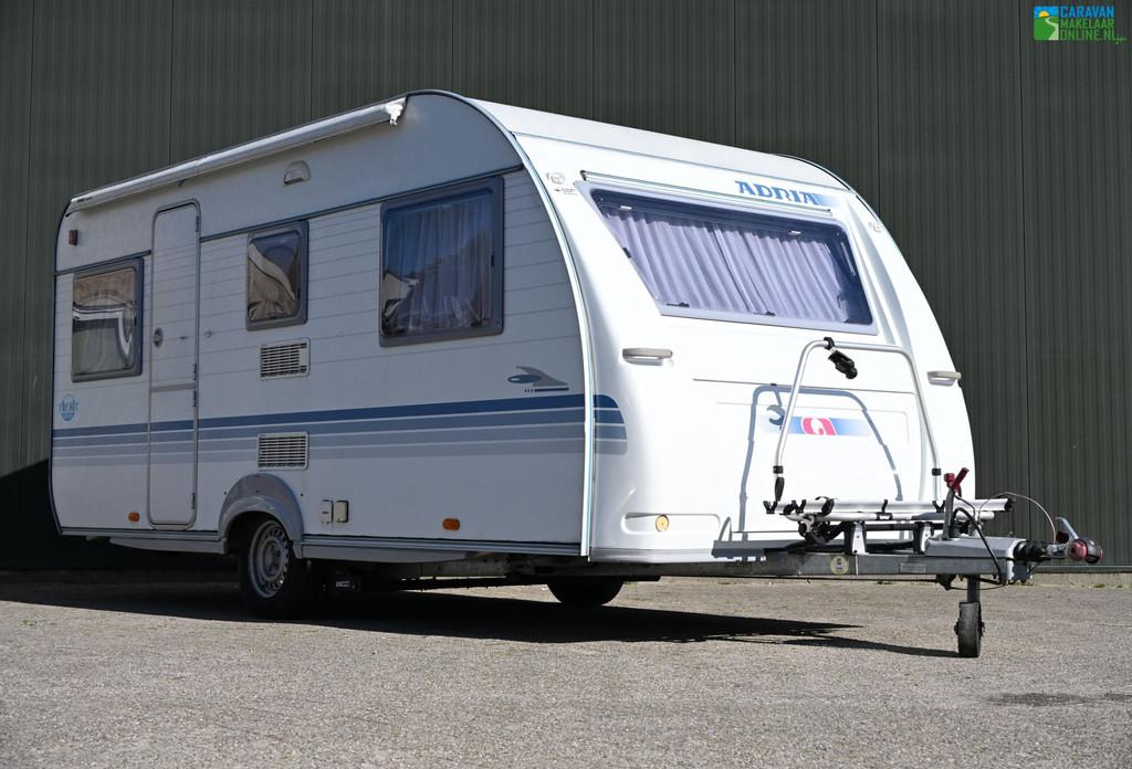 Adria Adora 472 LU |BOVAG|Mover|Zakluifel|Voortent, Caravans en Kamperen, Caravans, Bedrijf, tot en met 4, 1000 - 1250 kg, Rondzit