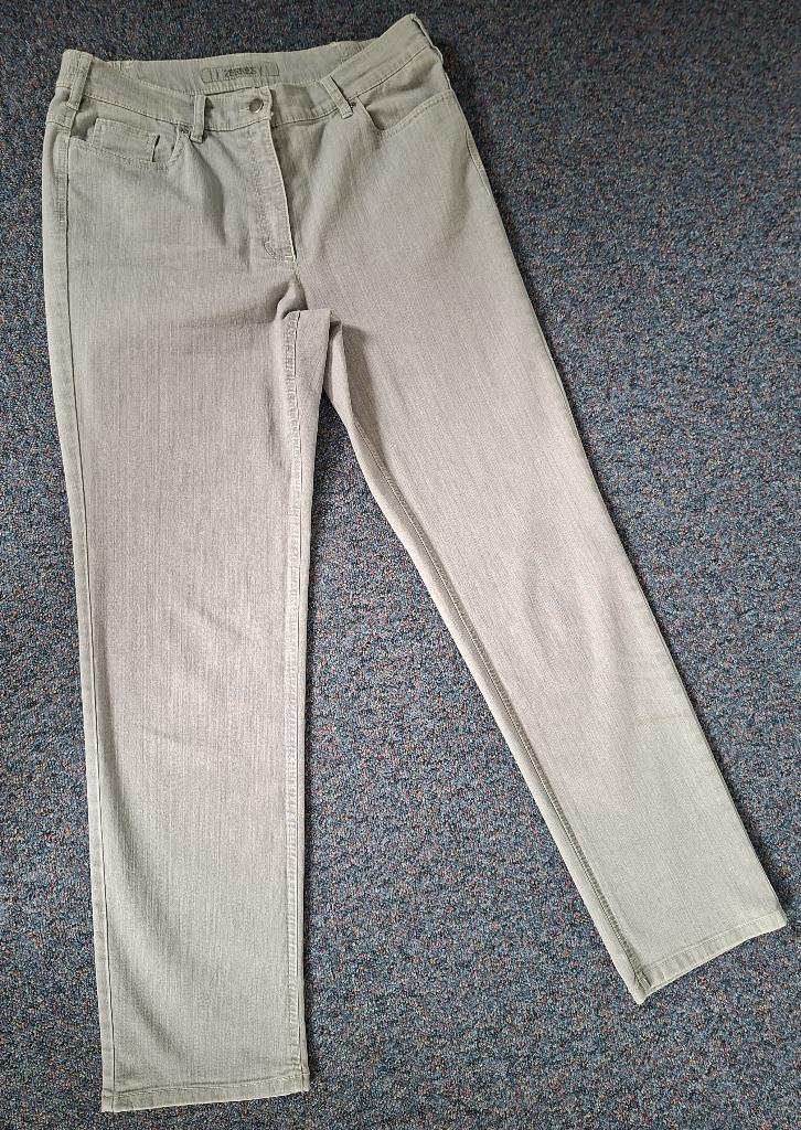 Mooie grijze jeans (Greta) van Zerres, maat 42, Ophalen of Verzenden, Zo goed als nieuw, W33 - W36 (confectie 42/44), Grijs