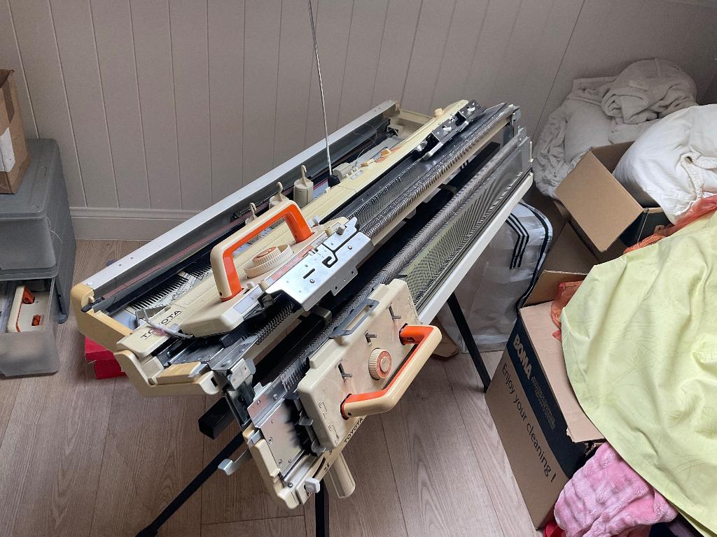 Breimachine Toyota, Hobby en Vrije tijd, Breien en Haken, Ophalen, Gebruikt, Breien, Machine