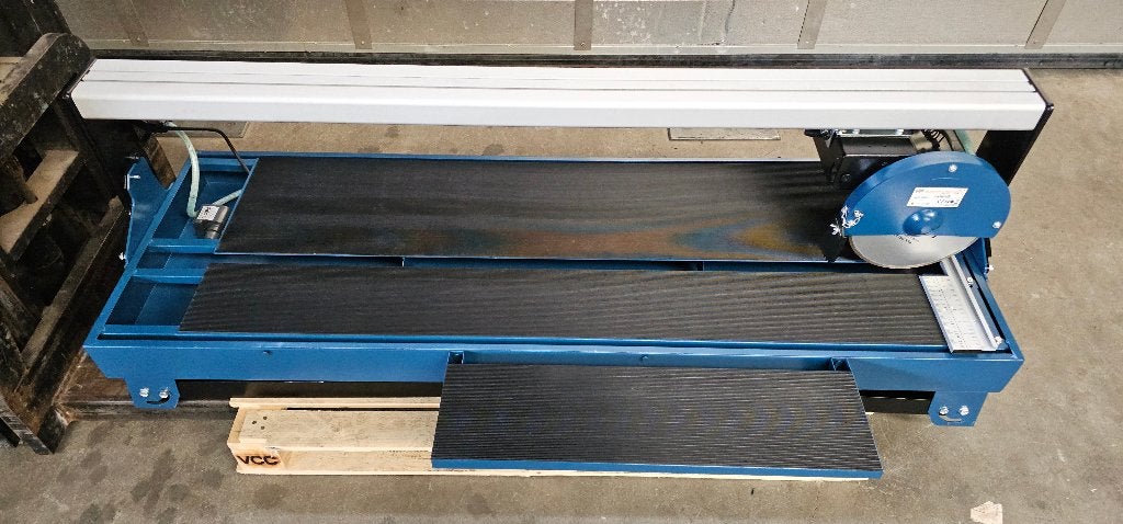 HBM Tegelzaagmachine - Tegelsnijder - 1200 mm.- 1200 Watt, 60 cm of meer, Overige typen, Ophalen of Verzenden, Zo goed als nieuw