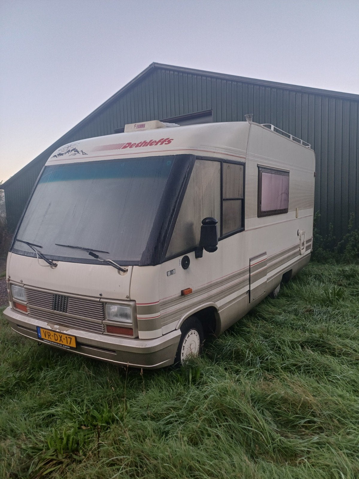 Fiat 280  intergraal 1900 td  globetroter bj 1990 nog netjes, Caravans en Kamperen, Integraal, Buitenlamp, Fiat, Raamblindering