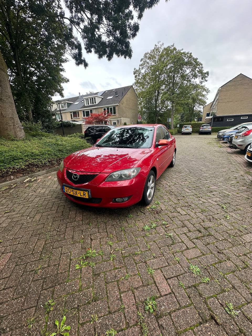Mazda 3 1.6 Sedan 2006 Rood, Auto's, 4 cilinders, 49 €/maand, 1200 kg, Handgeschakeld