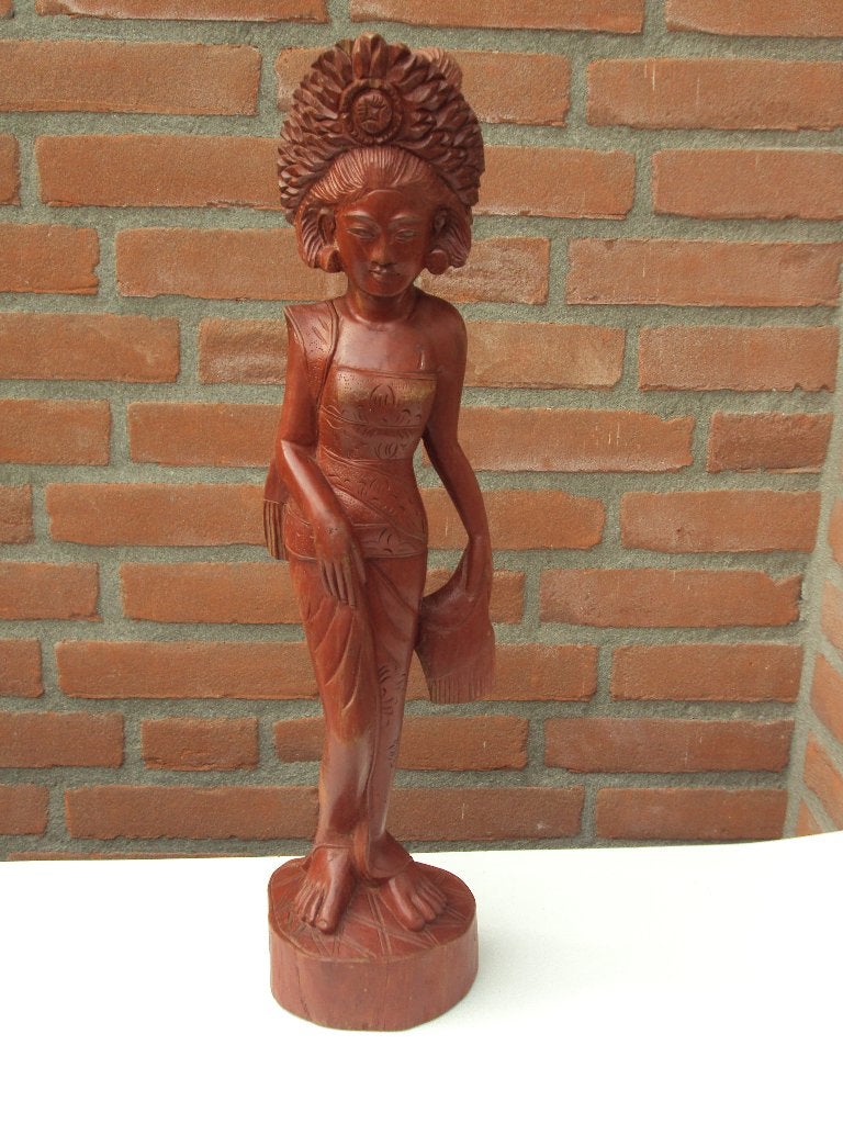 Houtsnijwerk BEELD  JAVA danseres  vintage 53 cm, Antiek en Kunst, Houtsnijwerk, Ophalen of Verzenden, Handgemaakt, 20 - 50 cm