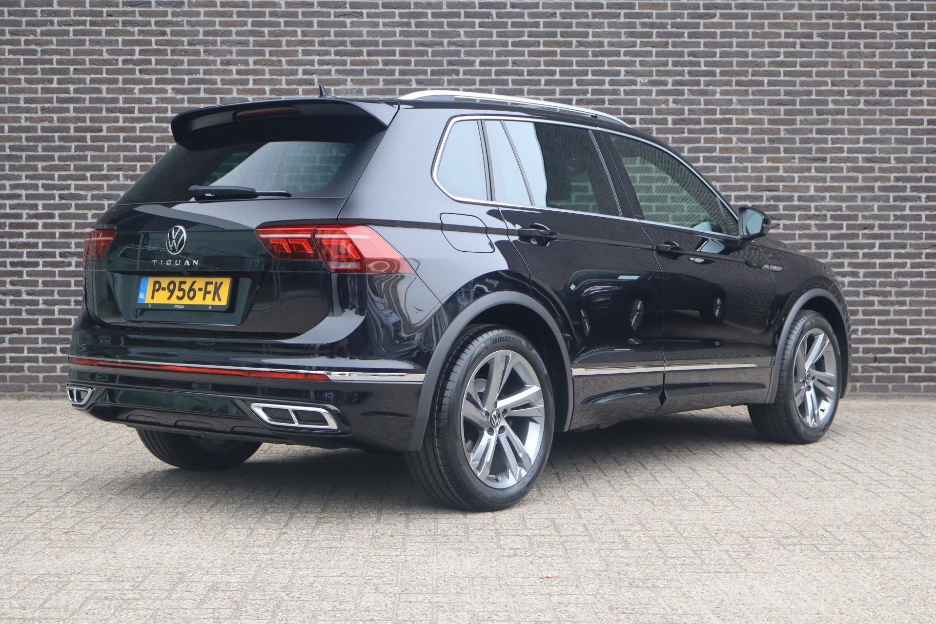 Volkswagen Tiguan 1.5 TSI 150pk DSG R-Line Business+ | Panor, Auto's, 12 maanden, Stof, Euro 6, 4 cilinders