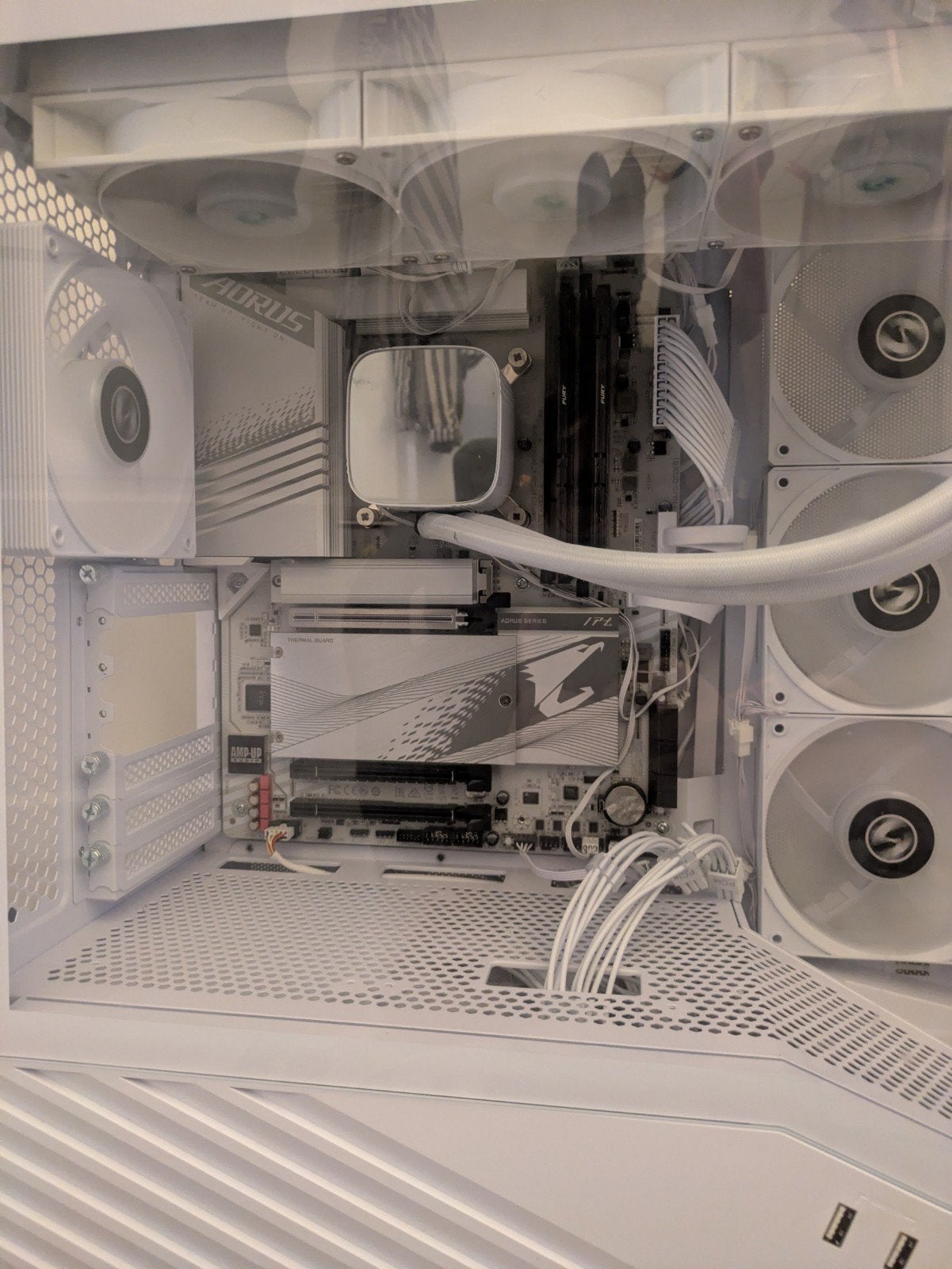 Mobo combo: Aorus Z790, i7-14700K, 16GB DDR5, Ophalen of Verzenden