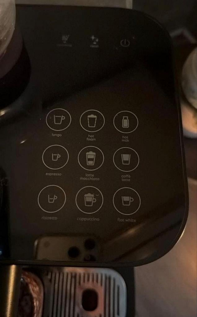 Nespresso Gran Lattissima - Koffiemachine met melkopschuimer, Koffiepads en cups, Gebruikt, Koffiemachine, Ophalen of Verzenden
