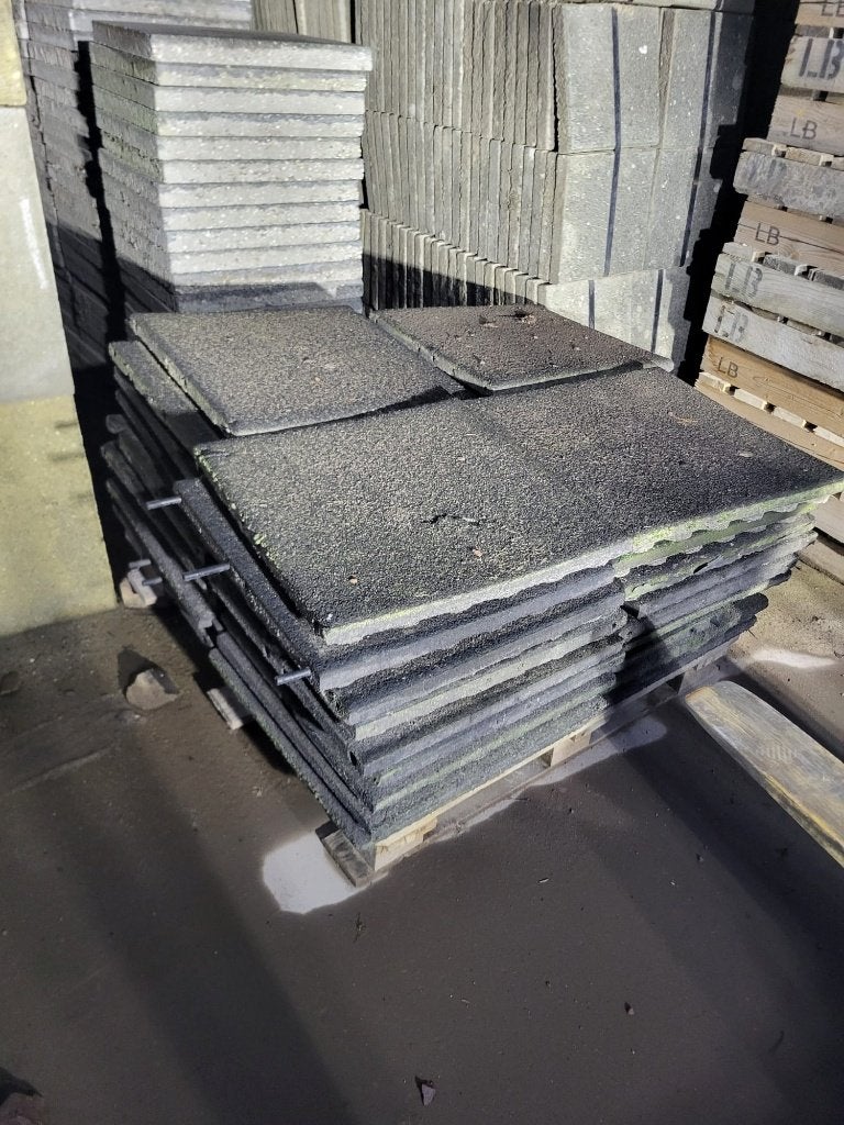 36 stuks gebruikte rubbertegel 50x50x4.5cm zwart, Tuin en Terras, Ophalen, Gebruikt, Overige typen, Rubber