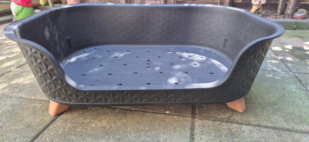 Starplast kunstof hondenmand, Ophalen, Zo goed als nieuw, Stof