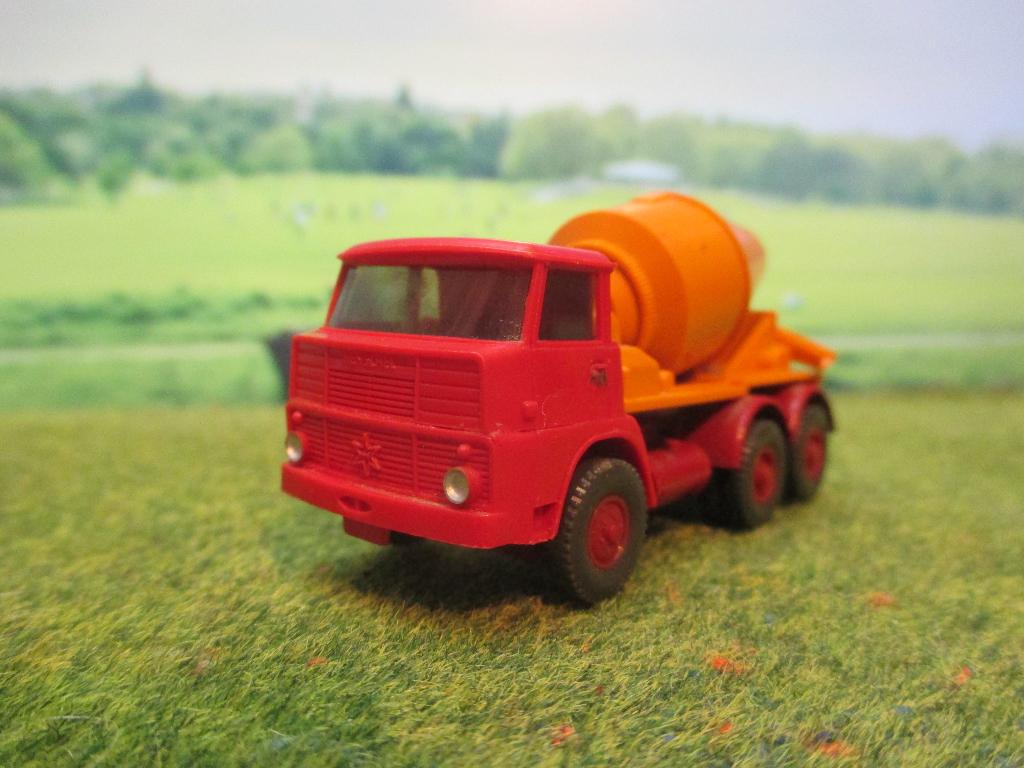 Henschel F261 K betonmixer / cementmixer - Wiking #1, Ophalen of Verzenden, Nieuw, Bus of Vrachtwagen, Wiking